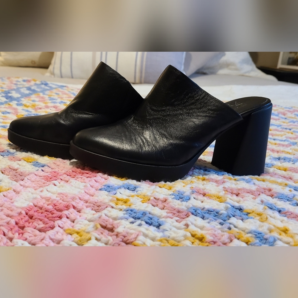 Naturalizer Black Leather Ankle Booties